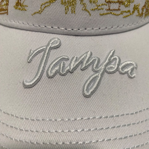 Hard Rock Cap (Bundled with Key Ring and Pin) - Picture 3 of 12